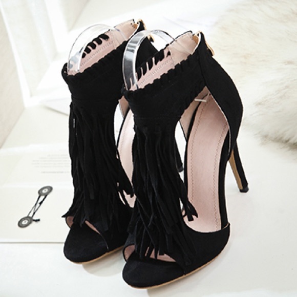 🍍 Fringe Tasseled Heels - Picture 4 of 8